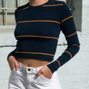 Brandy Melville Long Sleeve Crop Top✨